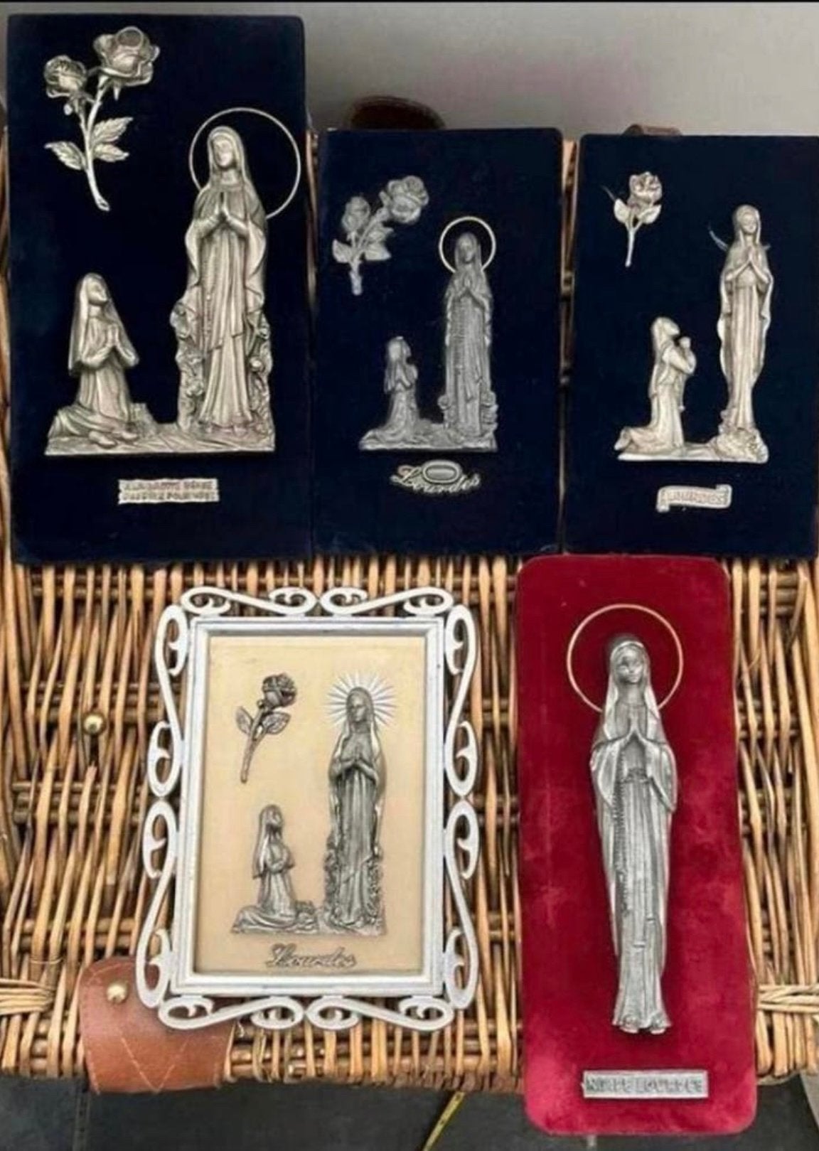 LOURDES MOOIE RELIGIEUZE ARTIKELEN ,PRIJS OP AANVRAAG!!, Antiek en Kunst, Antiek | Religie, Ophalen of Verzenden