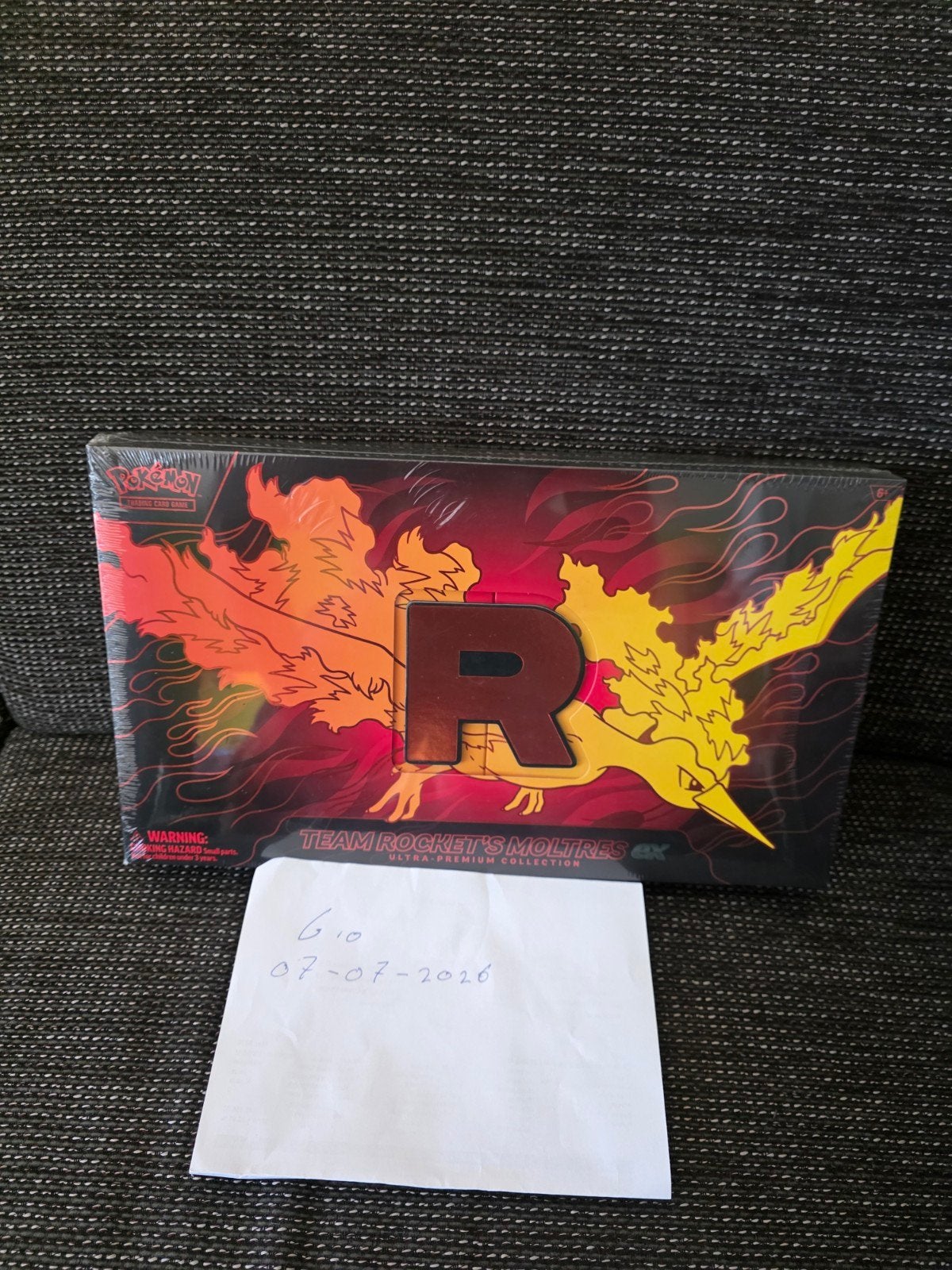 Team Rocket's Moltres ex Ultra-Premium Collection upc, Ophalen of Verzenden, Nieuw
