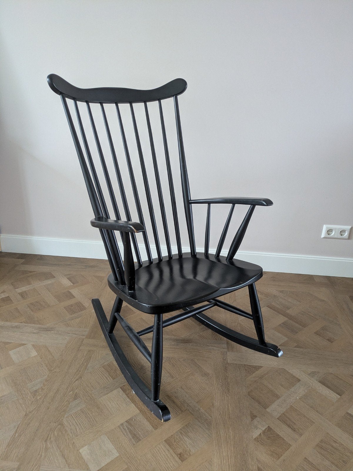 Vintage schommelstoel naar scandinavisch ontwerp, Ophalen, Gebruikt, Zwart, Scandinavisch