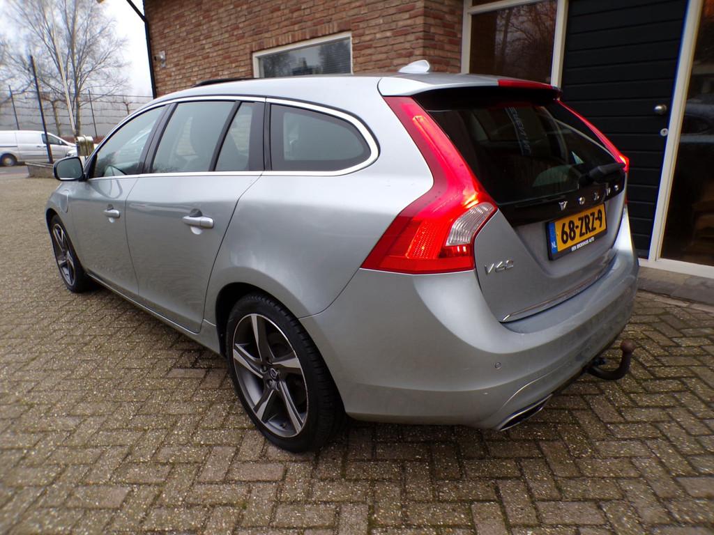 Volvo V60 2.4 D6 AWD Plug-In Hybrid Summum, Auto's, Euro 5, Zwart, 1848 kg, Vierwielaandrijving