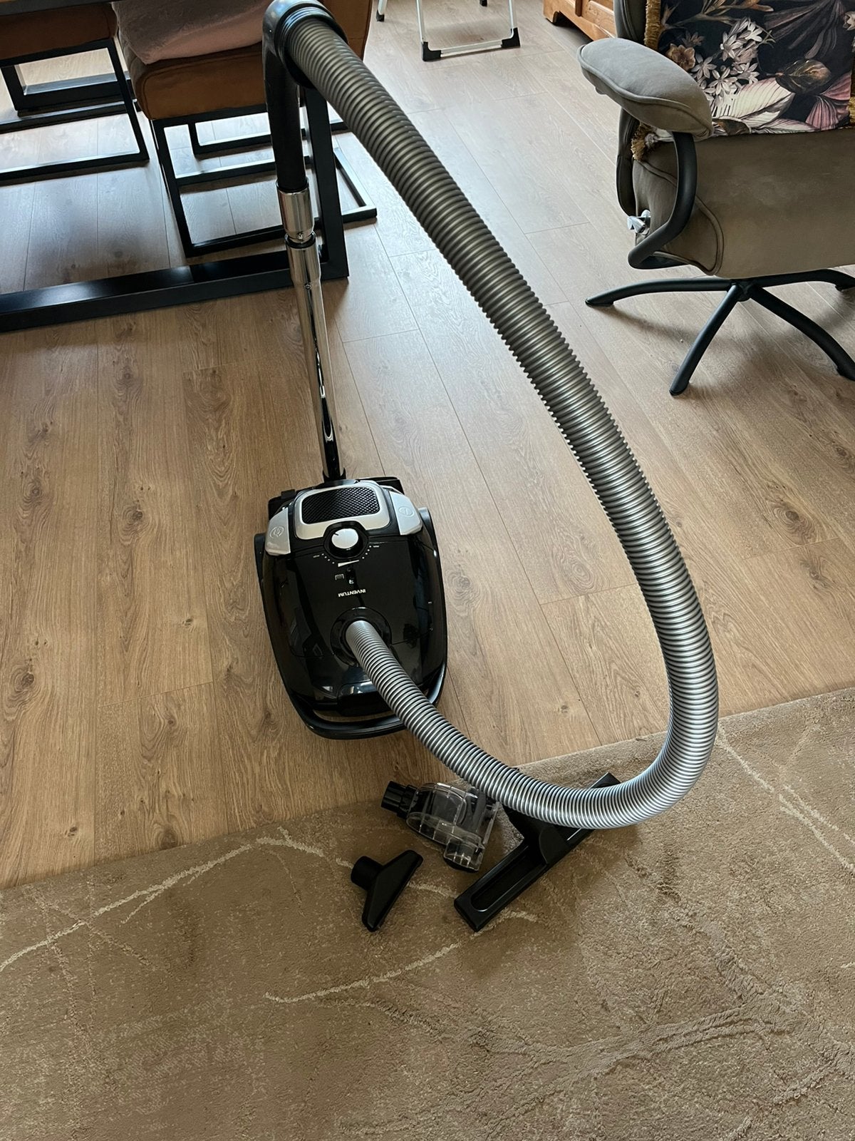 Te koop inventum stofzuiger z.g.a.n., Witgoed en Apparatuur, Stofzuigers, Overige merken, Nieuw, Minder dan 1200 watt, Steelstofzuiger
