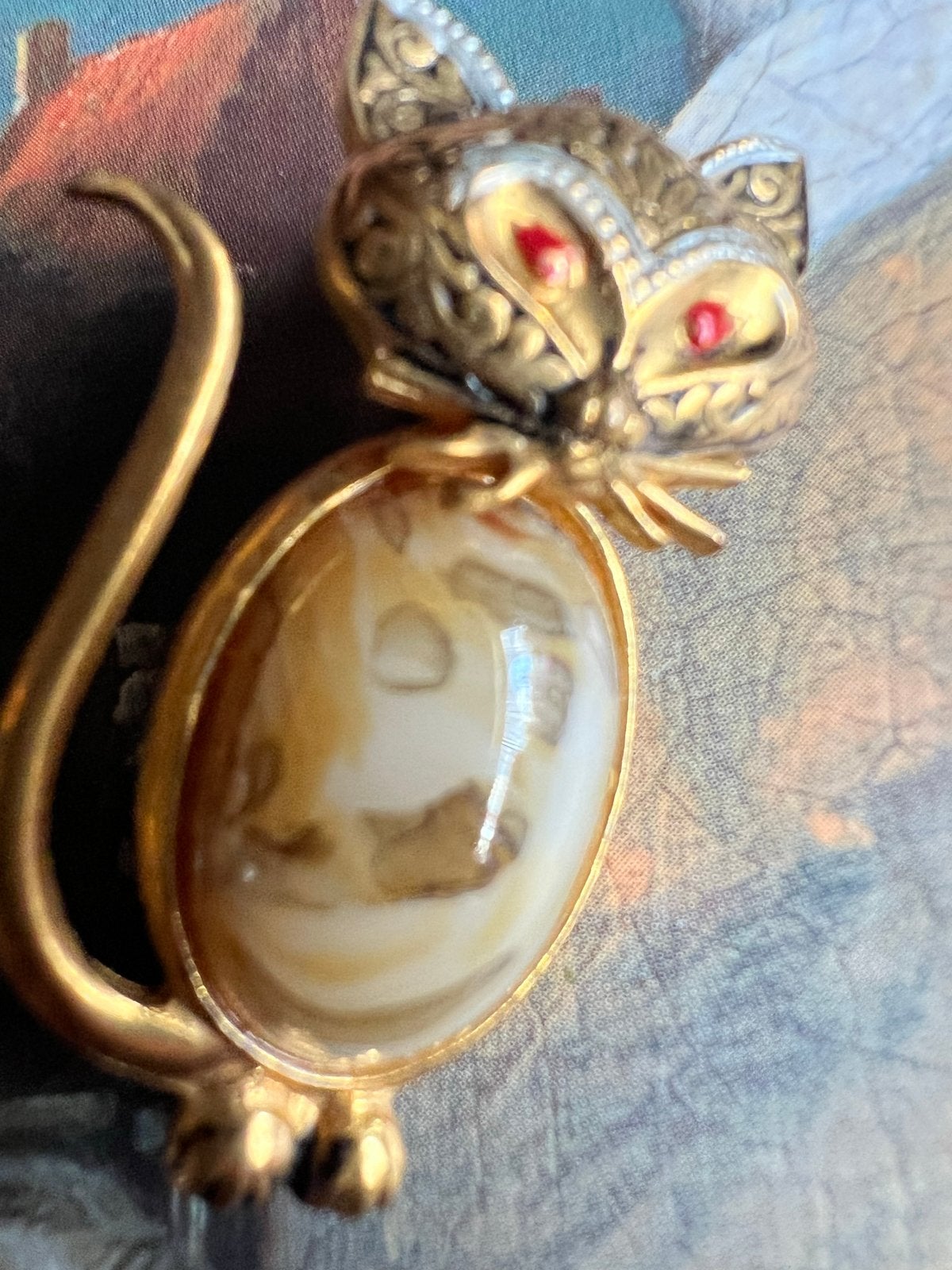 Vintage Toledo kattenbroche met rode ogen, Spanje, Overige materialen, 4 tot 7 cm, Gebruikt, Ophalen of Verzenden