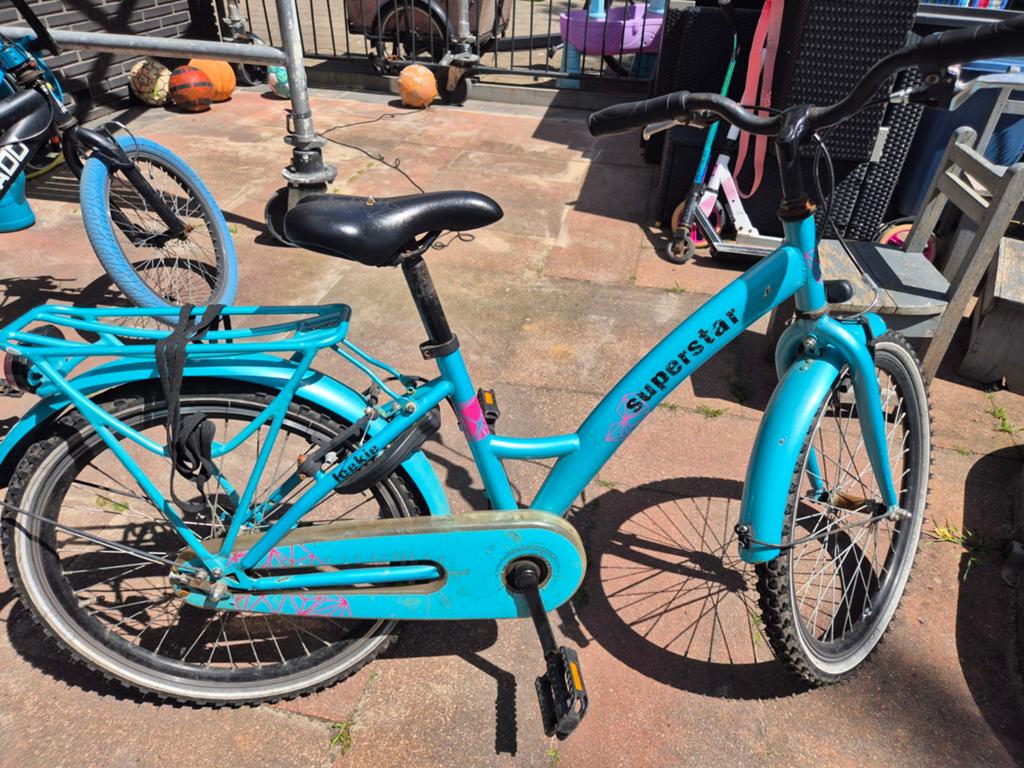 Prima 22 inch meisjesfiets, Fietsen en Brommers, Fietsen | Meisjes, Ophalen, Gebruikt, 22 inch