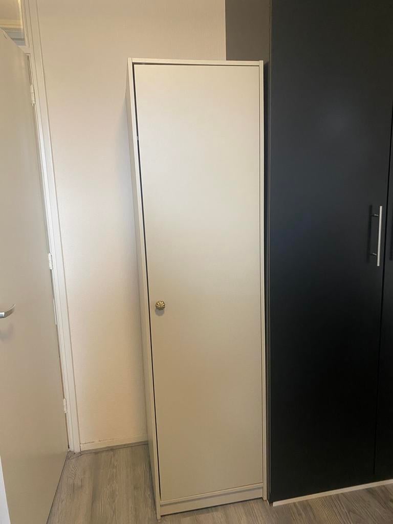 Gratis Gursken Ikea kast, Huis en Inrichting, Kasten | Kledingkasten, Ophalen, Minder dan 50 cm, Gebruikt, 150 tot 200 cm