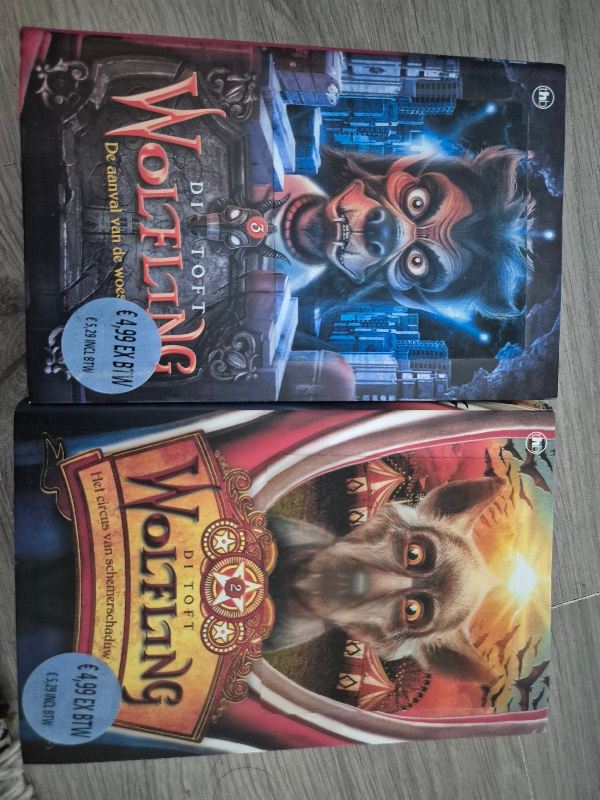 Wolfeling Boeken 2+3: Het circus van schemerschaduw & De aa, Ophalen of Verzenden