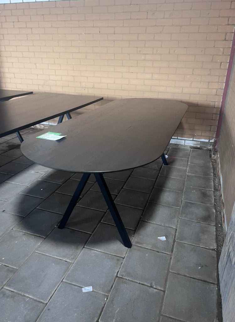 Studio Henk Eettafel Eiken Plat ovaal 240 Bruin| €2709 nu, Huis en Inrichting, Tafels | Eettafels, Studio Henk, Studio Henk, Studio Henk