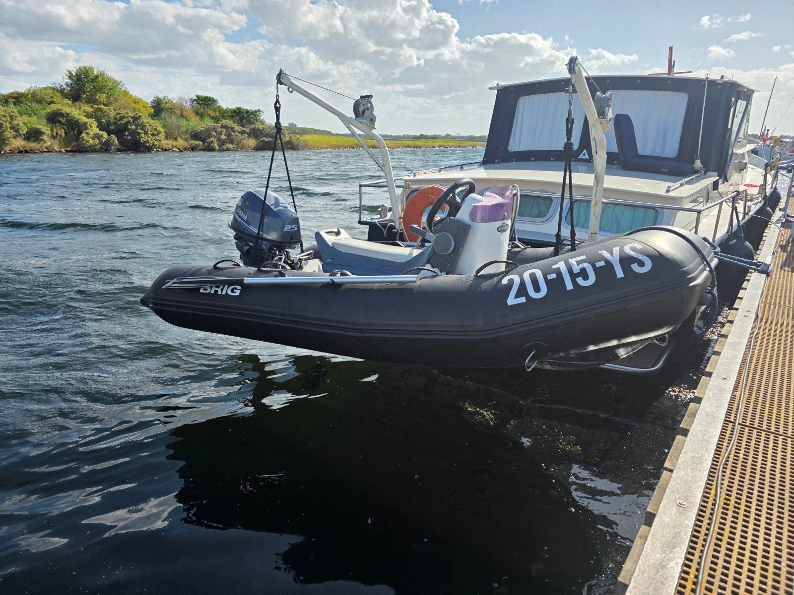 BRIG F330 Sport met gloednieuwe Yamaha 25 PK – Nieuwstaat –, Watersport en Boten, Motorboten en Motorjachten, Buitenboordmotor