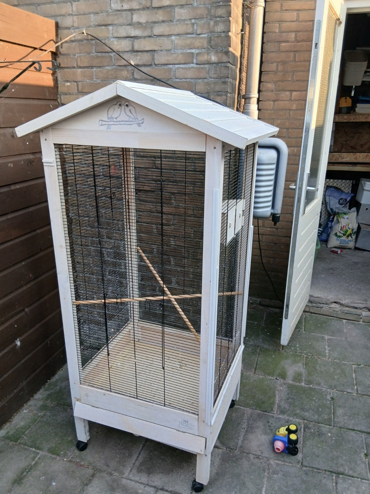 leuke binnen volière, Dieren en Toebehoren, Vogels | Hokken en Kooien, Zo goed als nieuw, Volière, Hout, Ophalen