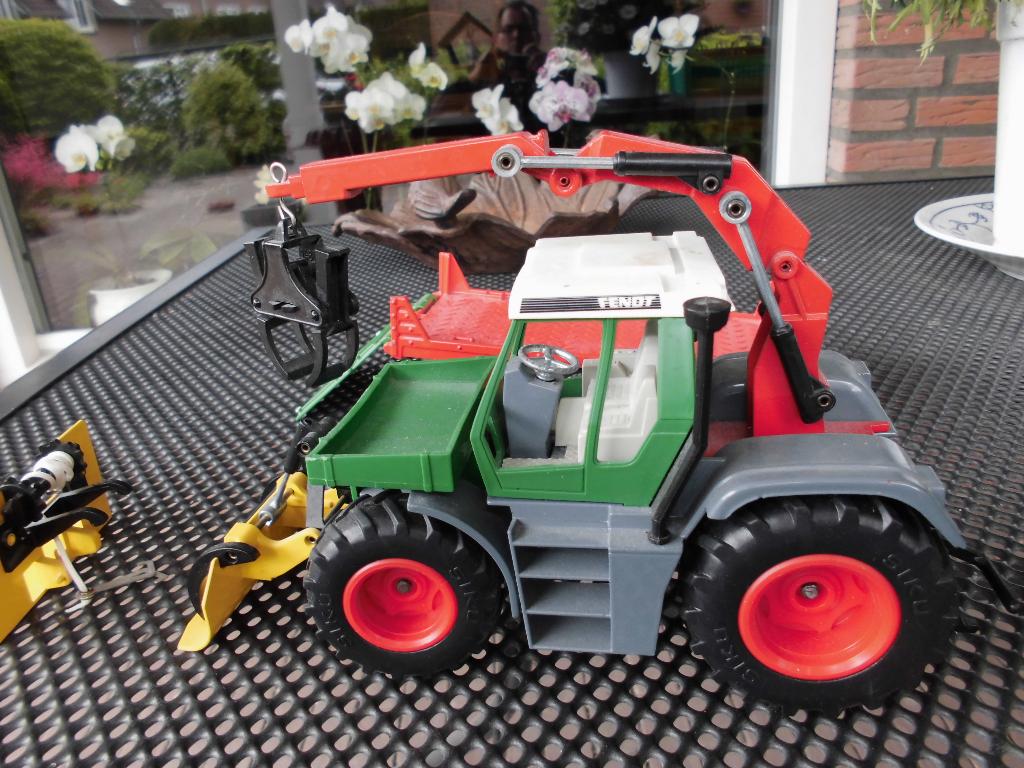 modeltraktor Siku, Ophalen of Verzenden, Zo goed als nieuw, Hijskraan, Tractor of Landbouw, SIKU