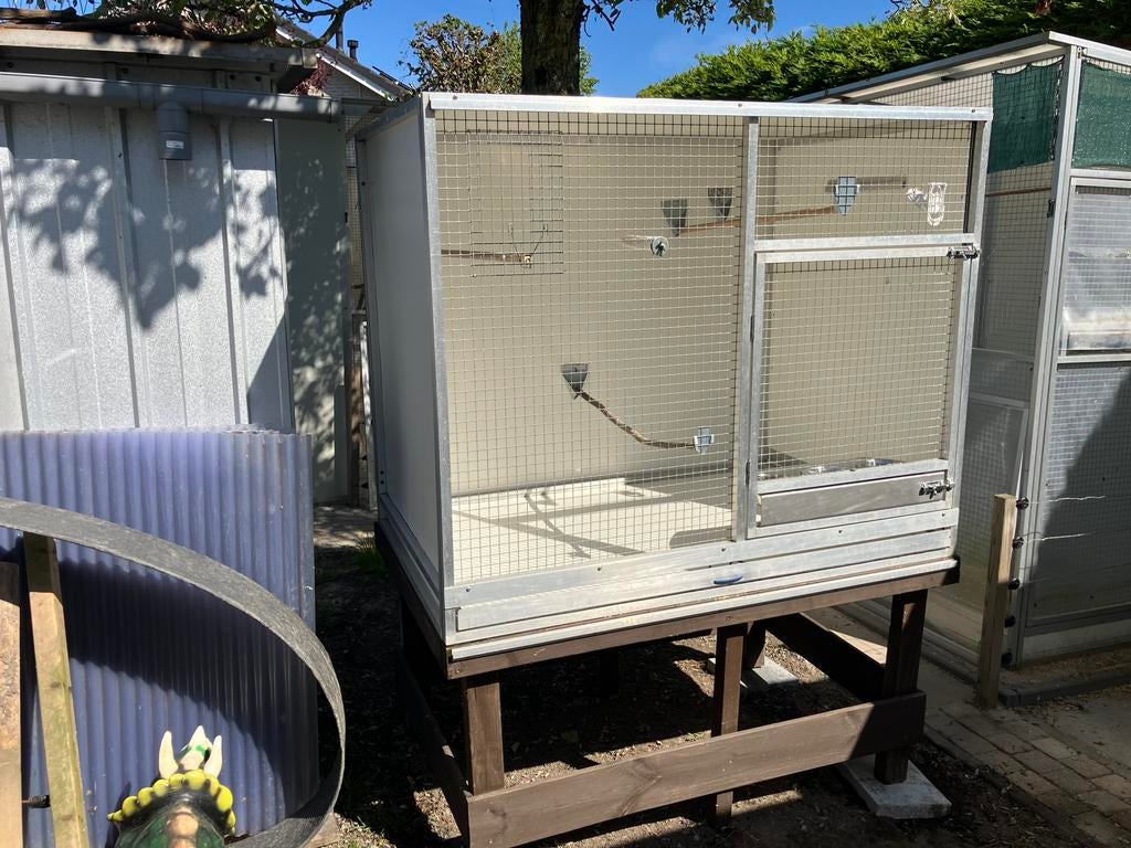 Kooi , trespa/ aluminium buiten / binnen, Ophalen of Verzenden, Zo goed als nieuw, Aluminium, Vogelkooi