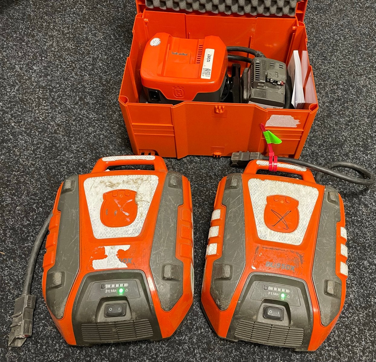 Husqvarna BLI950x Accu's met Snellader QC500 en Systainer, Ophalen, Gebruikt