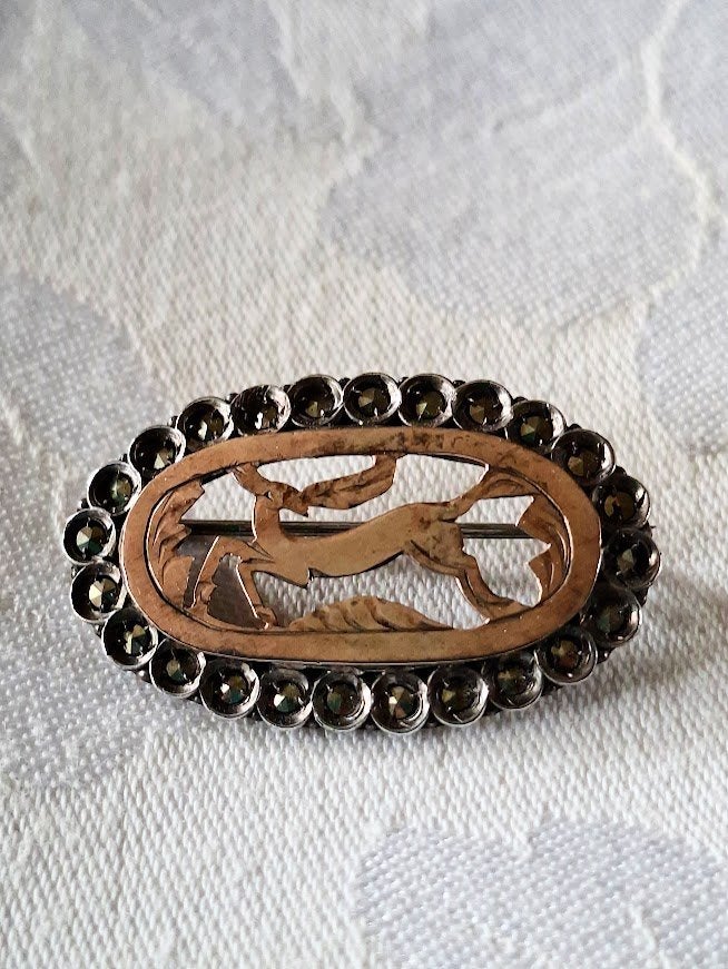 antieke broche 800 zilver en verguld met marcasietjes, Ophalen of Verzenden, Zilver, Broche, Verguld