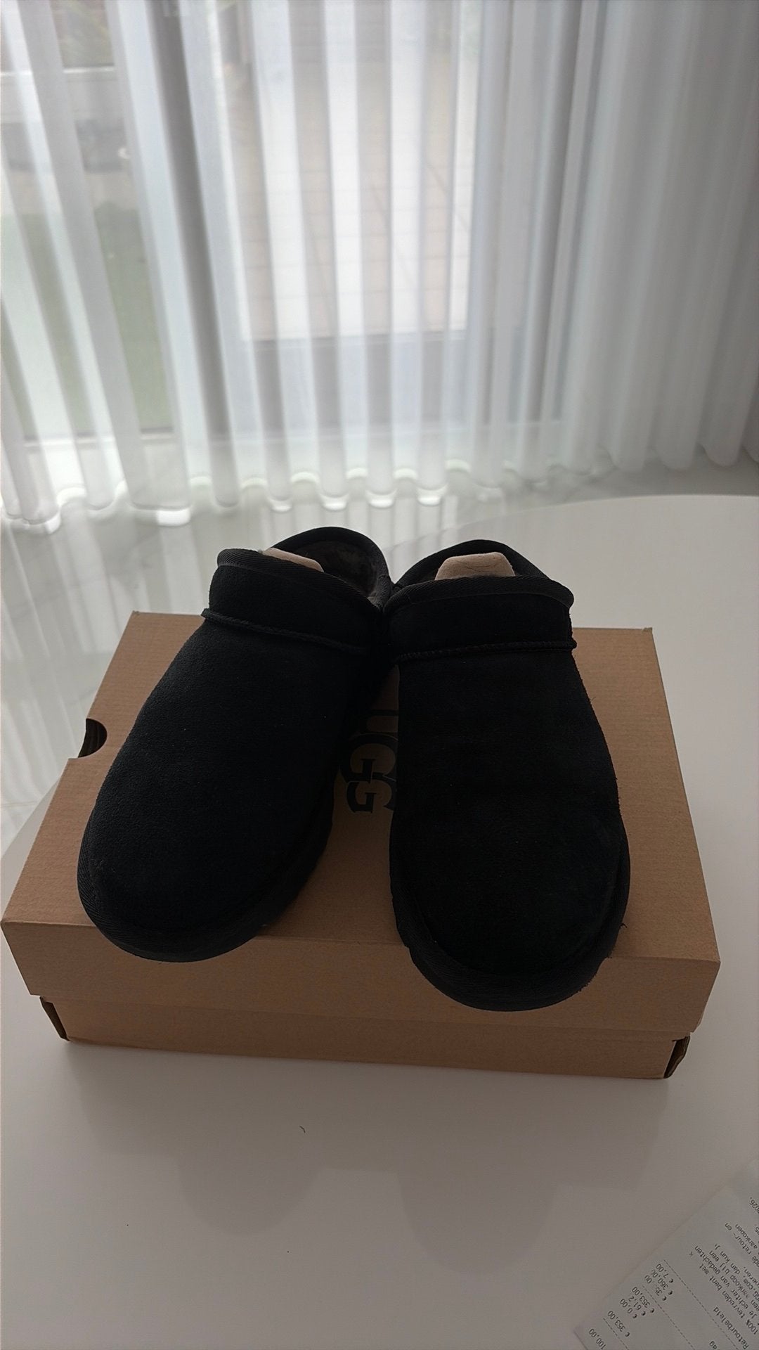 Ugg slippers maat 39, Kleding | Dames, Ophalen of Verzenden, Zo goed als nieuw, Zwart, Pantoffels of Sloffen