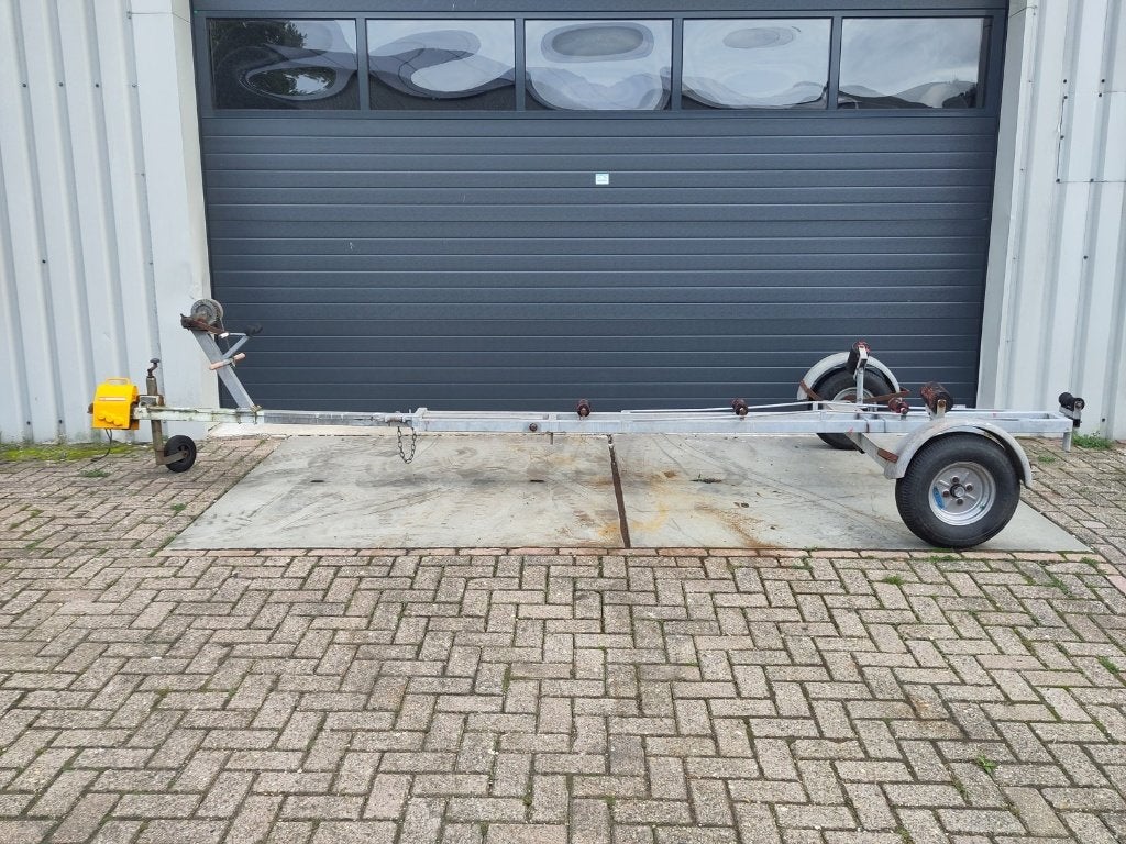 Lichte Engelse boottrailer | ongeremd | boten 4,5 tot 6,5 m, Ophalen, Minder dan 1500 kg, Gebruikt, Open zeilboottrailer