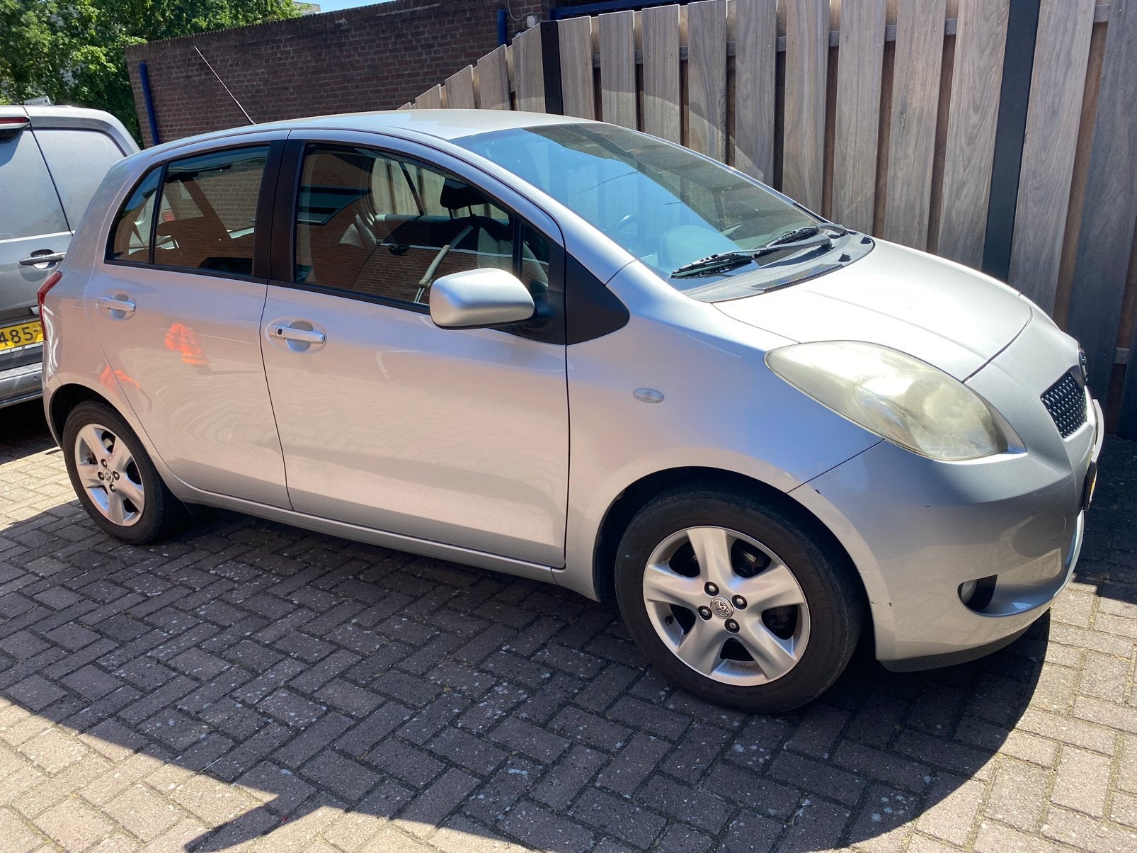 Toyota Yaris 1.3 16V Vvt-i 5DR 2006 Grijs, Voorwielaandrijving, 40 €/maand, 4 cilinders, 995 kg