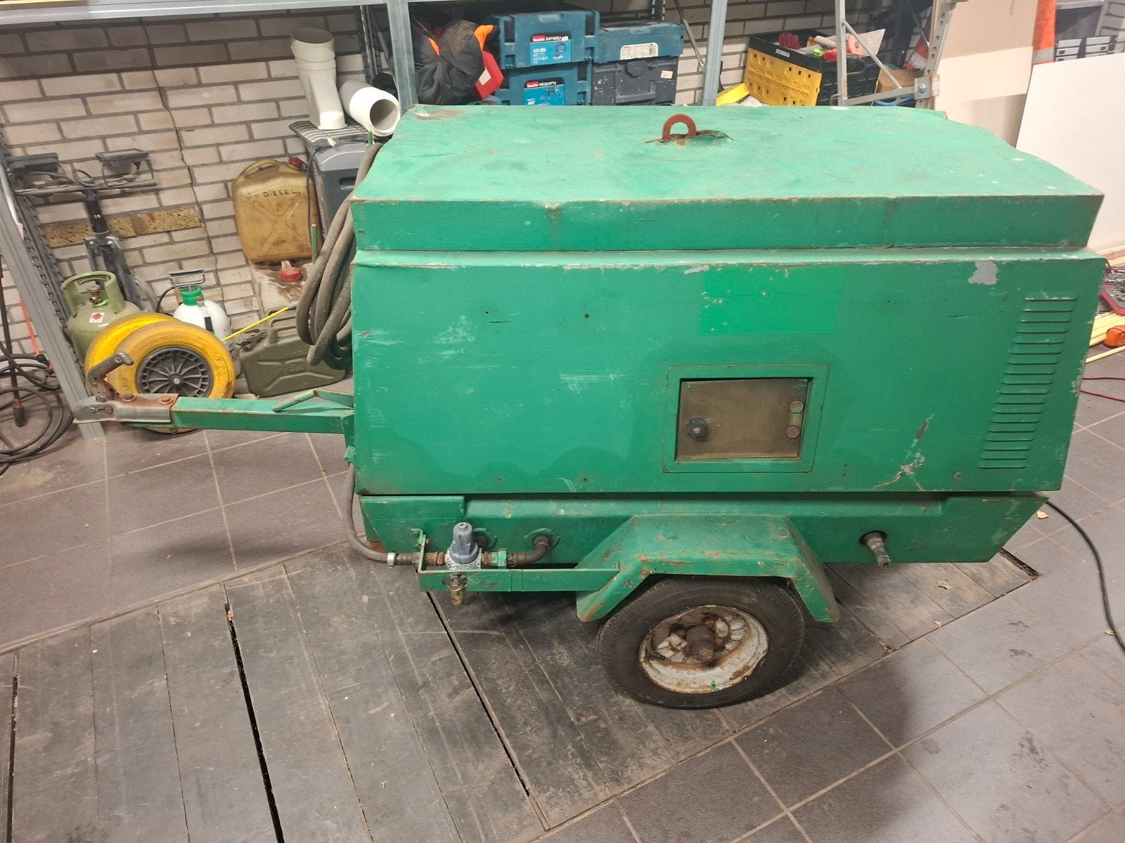 Pellegrini Diesel Compressor MC15 B met sloophamers, Hobby en Vrije tijd, Ophalen