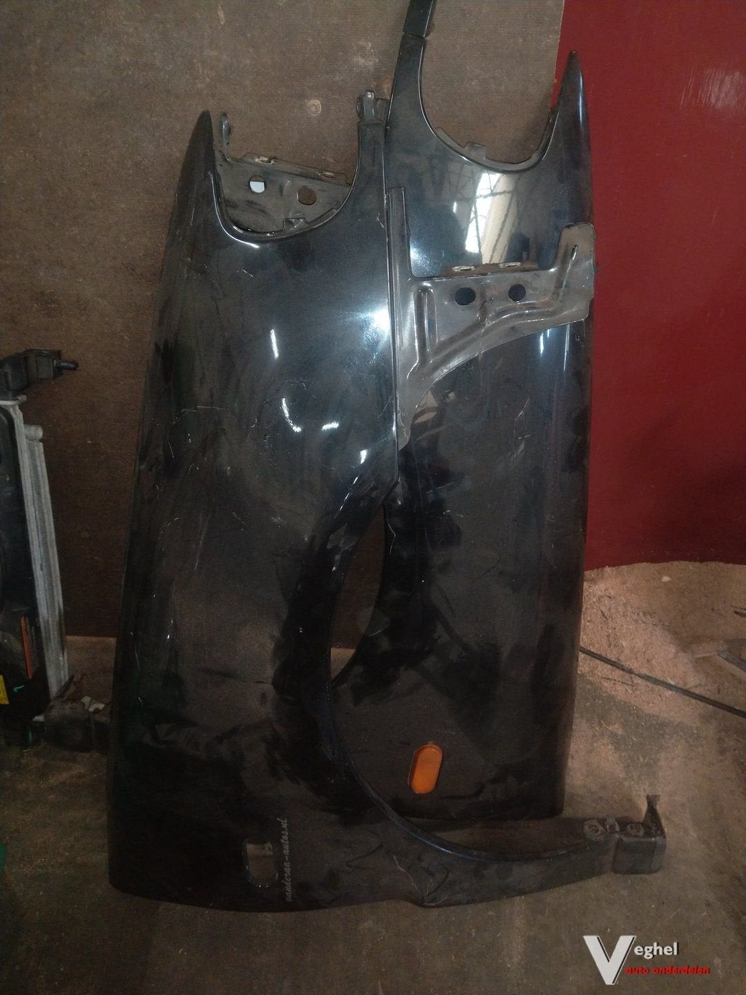 Volkswagen Polo 1998 spatbord lv of rv zwart