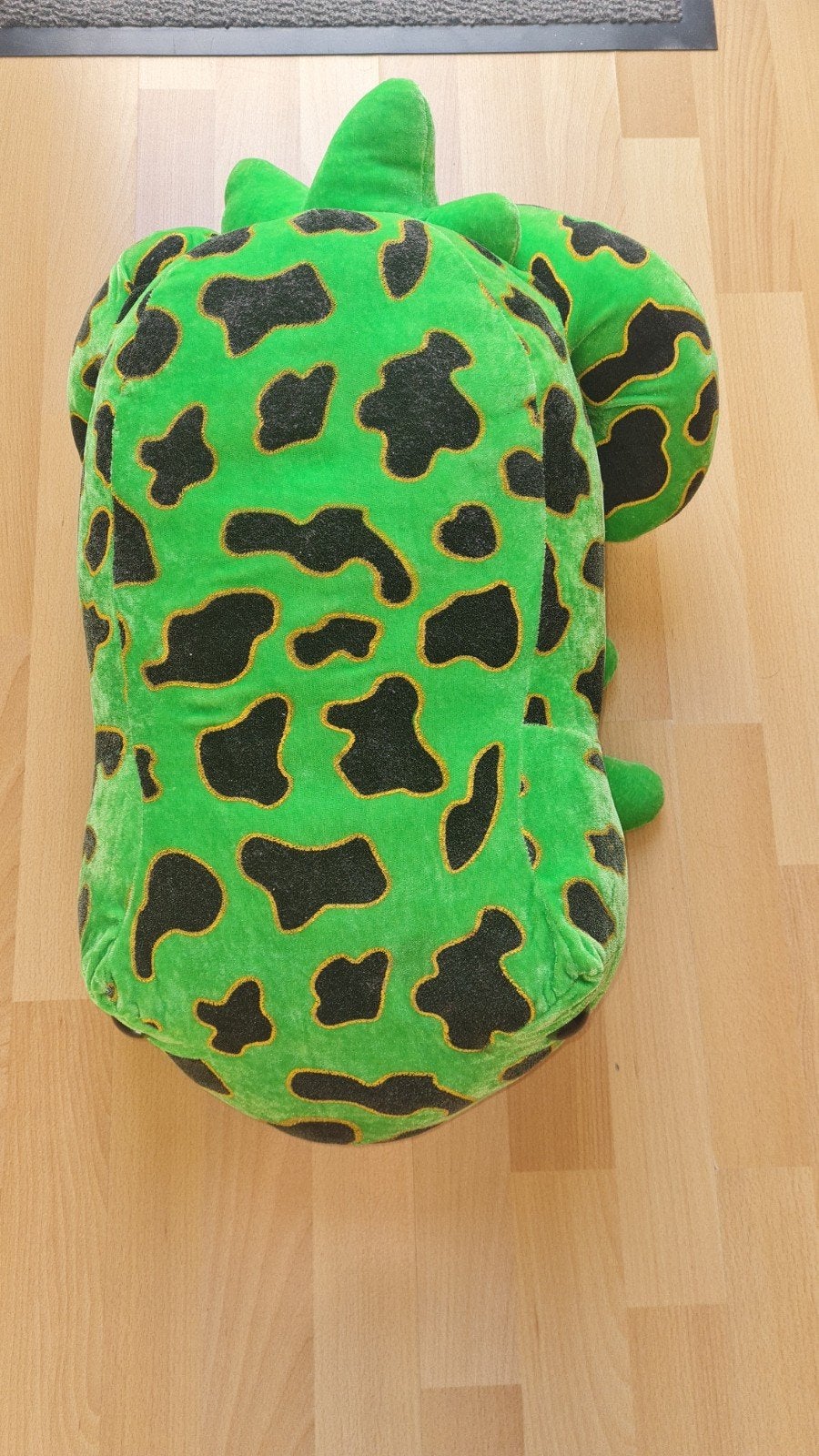 Grote groene kikker knuffel met zwarte vlekken, Kinderen en Baby's, Kikker, Overige merken, Overige karakters, Ophalen of Verzenden