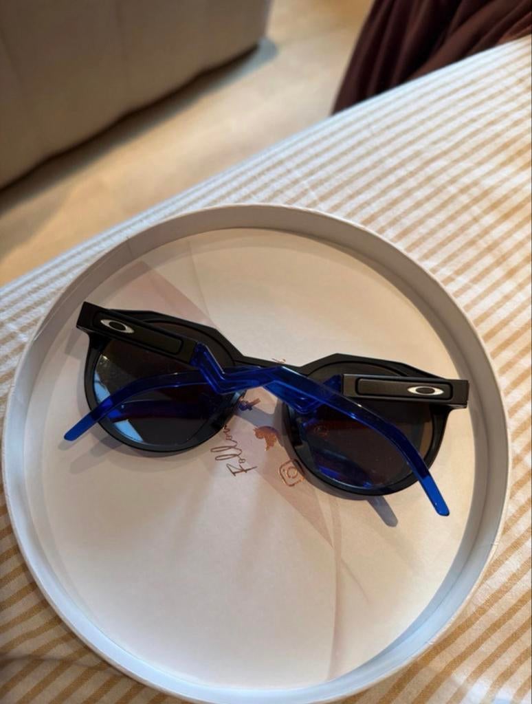 Oakley zonnebril zonder beschadiging, Ophalen, Zonnebril, Zwart, Zo goed als nieuw