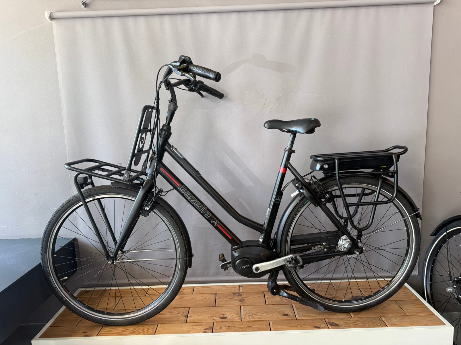 Elektrische Transporter fiets GAZELLE HEAVY DUTY BOSCH, Zo goed als nieuw, Mandje, Gazelle, 56 cm of meer
