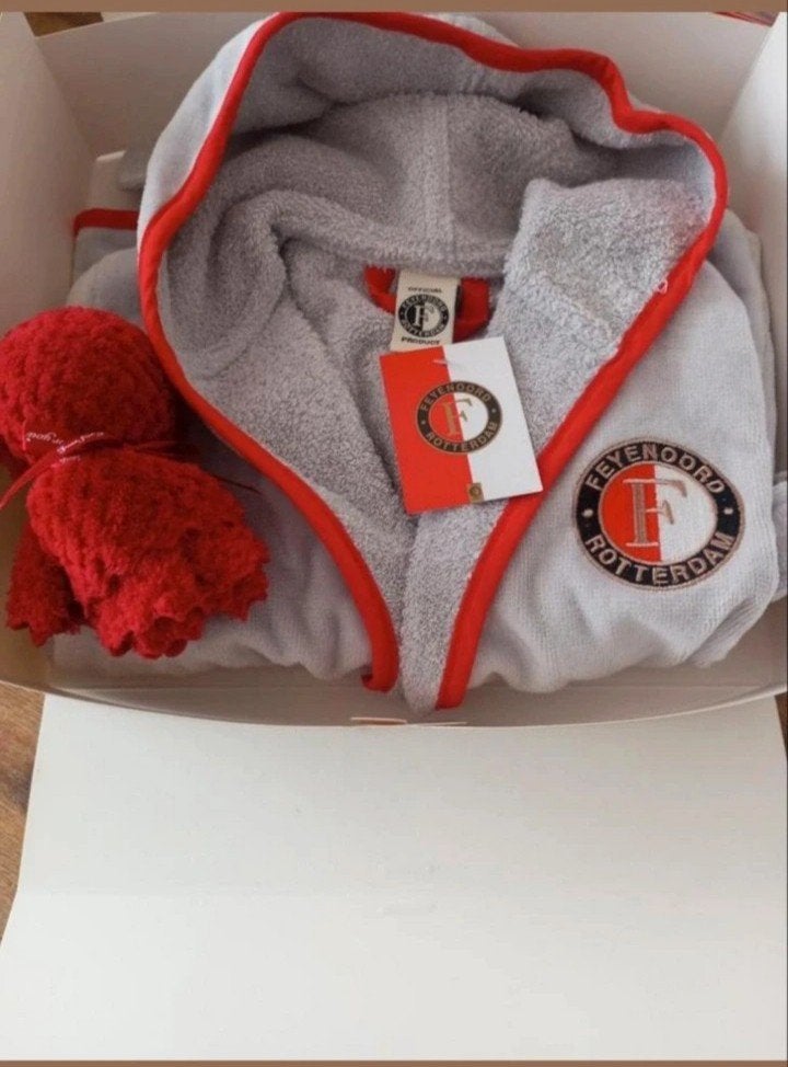 Feyenoord baby badjas nieuw met prijskaart maat 62 /68, Ophalen of Verzenden, Nieuw