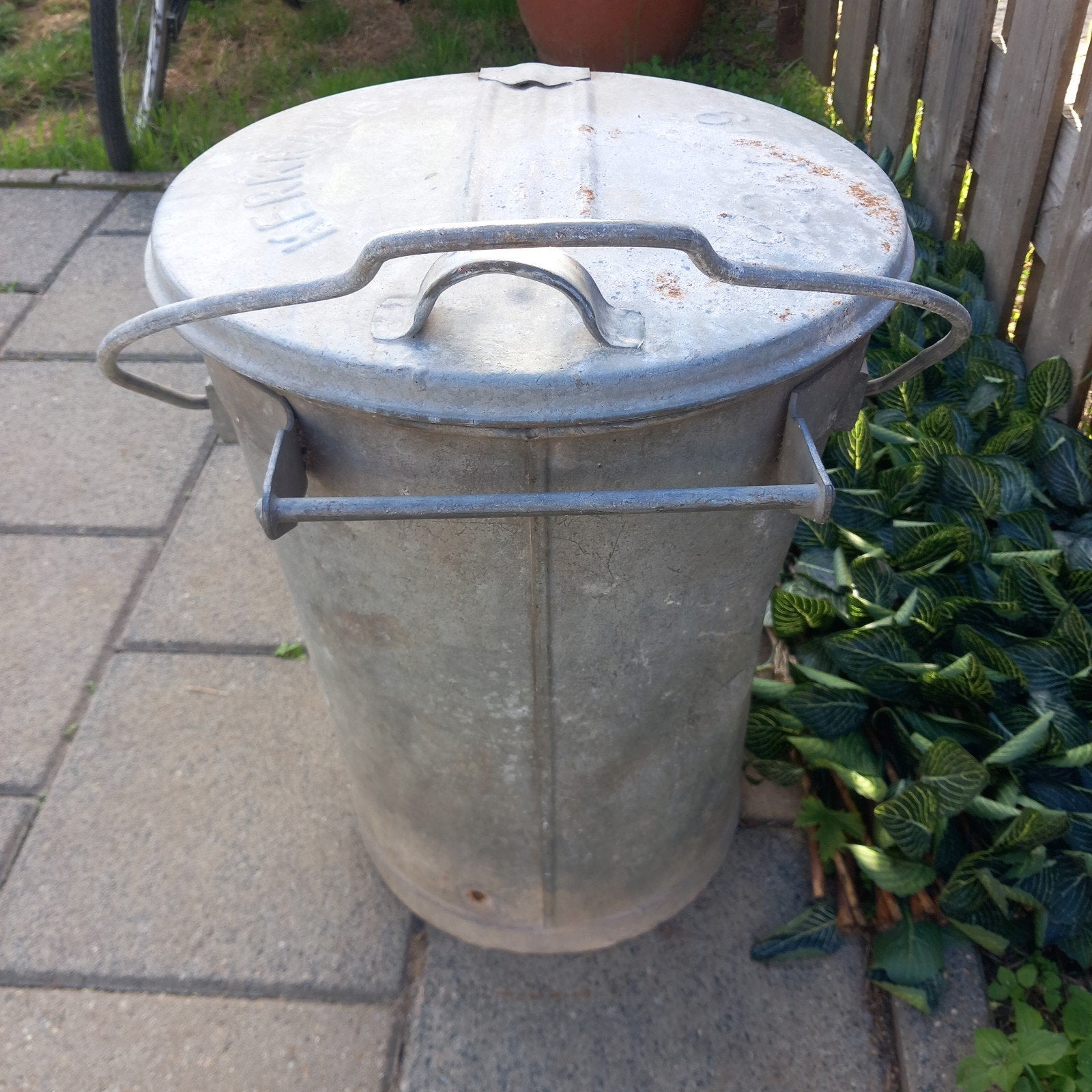 oude vuilnisemmer  kerkrade, Ophalen, Gebruikt