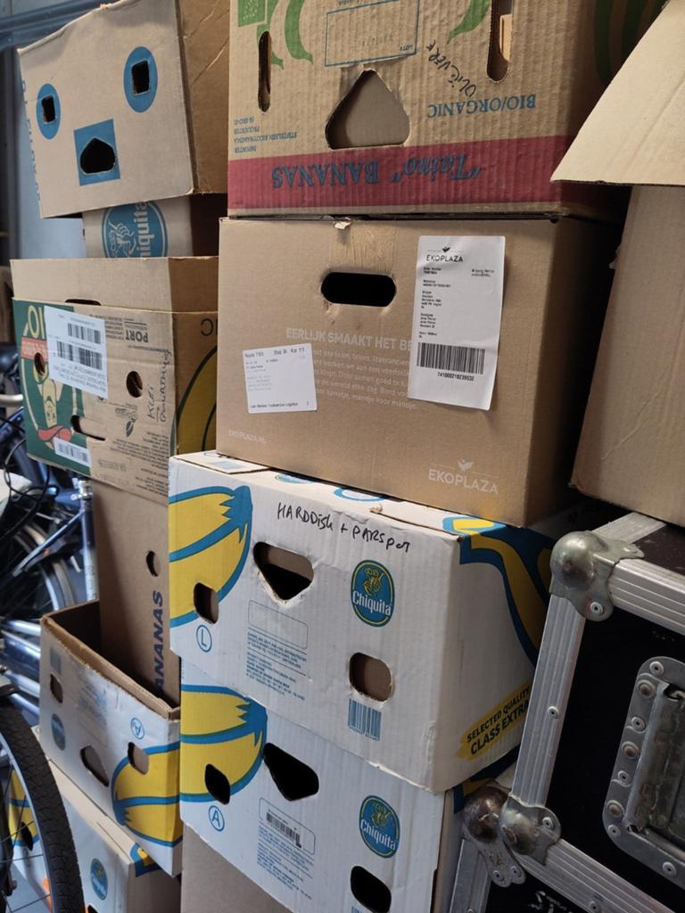 GEZOCHT LEGE BANANEN DOZEN, Ophalen, Minder dan 40 cm, Doos, Minder dan 35 cm