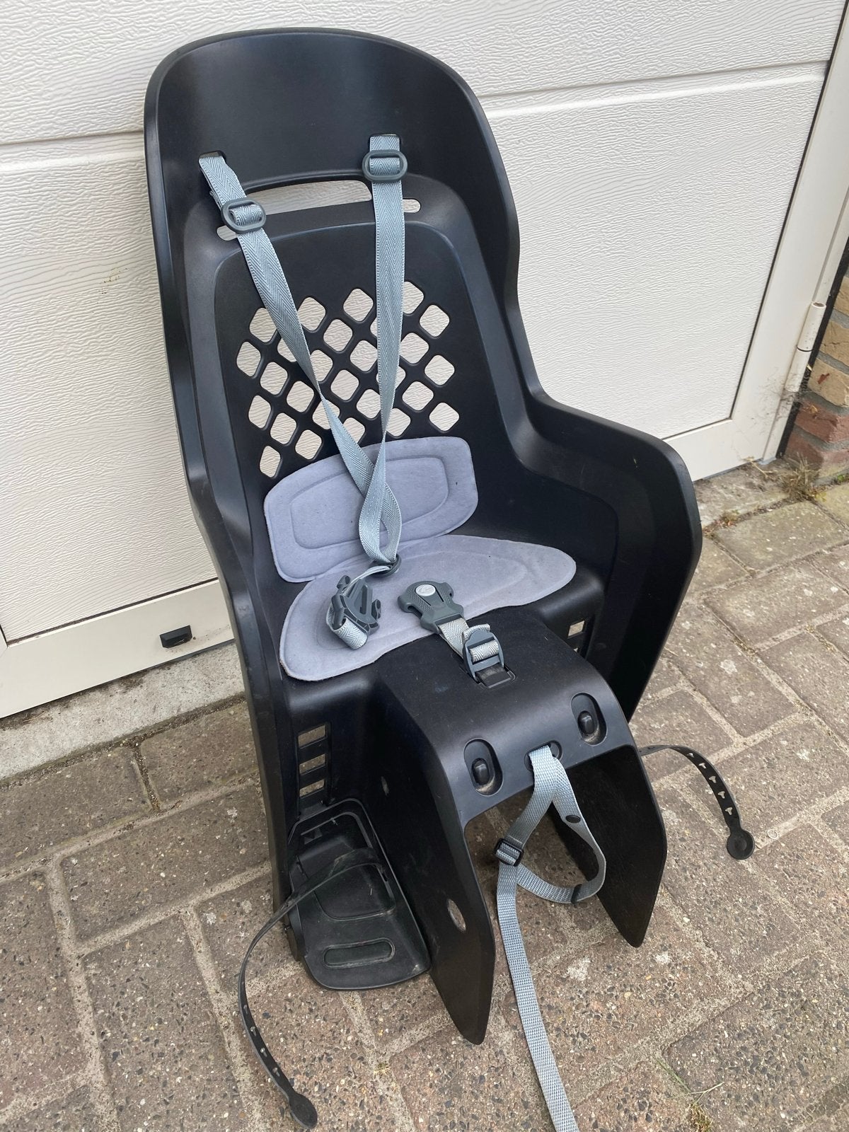 Polisport Achterzitje Fiets - Zwart, Fietsen en Brommers, Fietsaccessoires | Fietsstoeltjes, Achterzitje, 9 t/m 18 kg, Ophalen of Verzenden