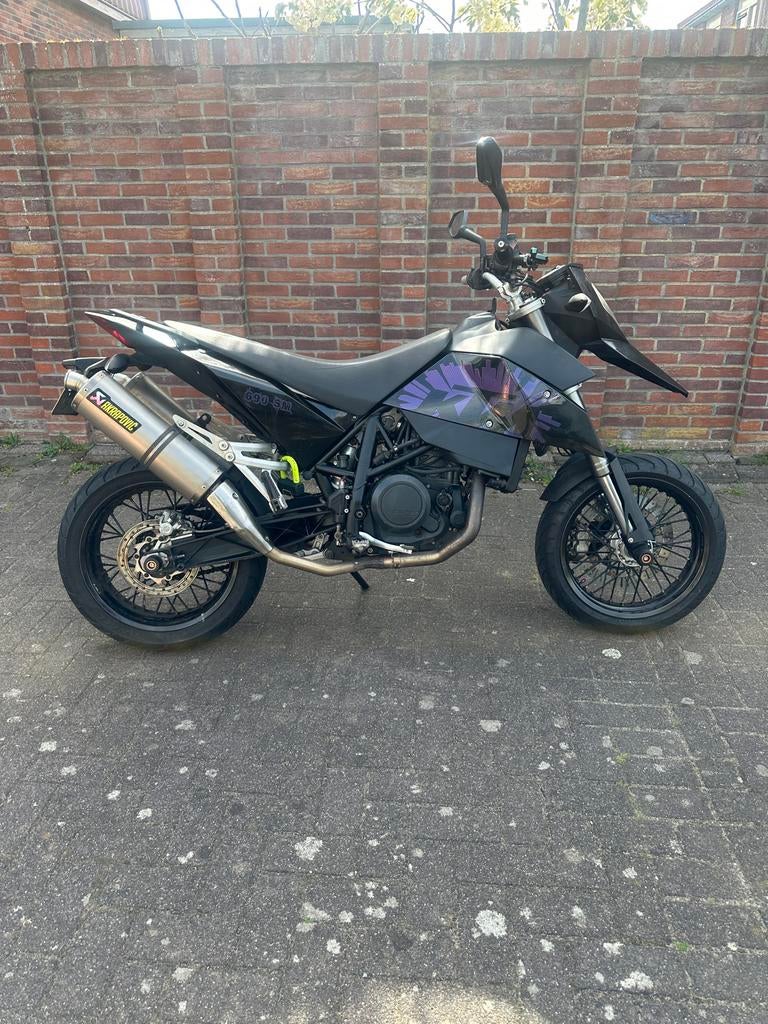 KTM SM 690 Supermoto - 2008 - Krachtige en wendbare motor, Sportuitlaat, Gebruikt, Particulier, Handgeschakeld