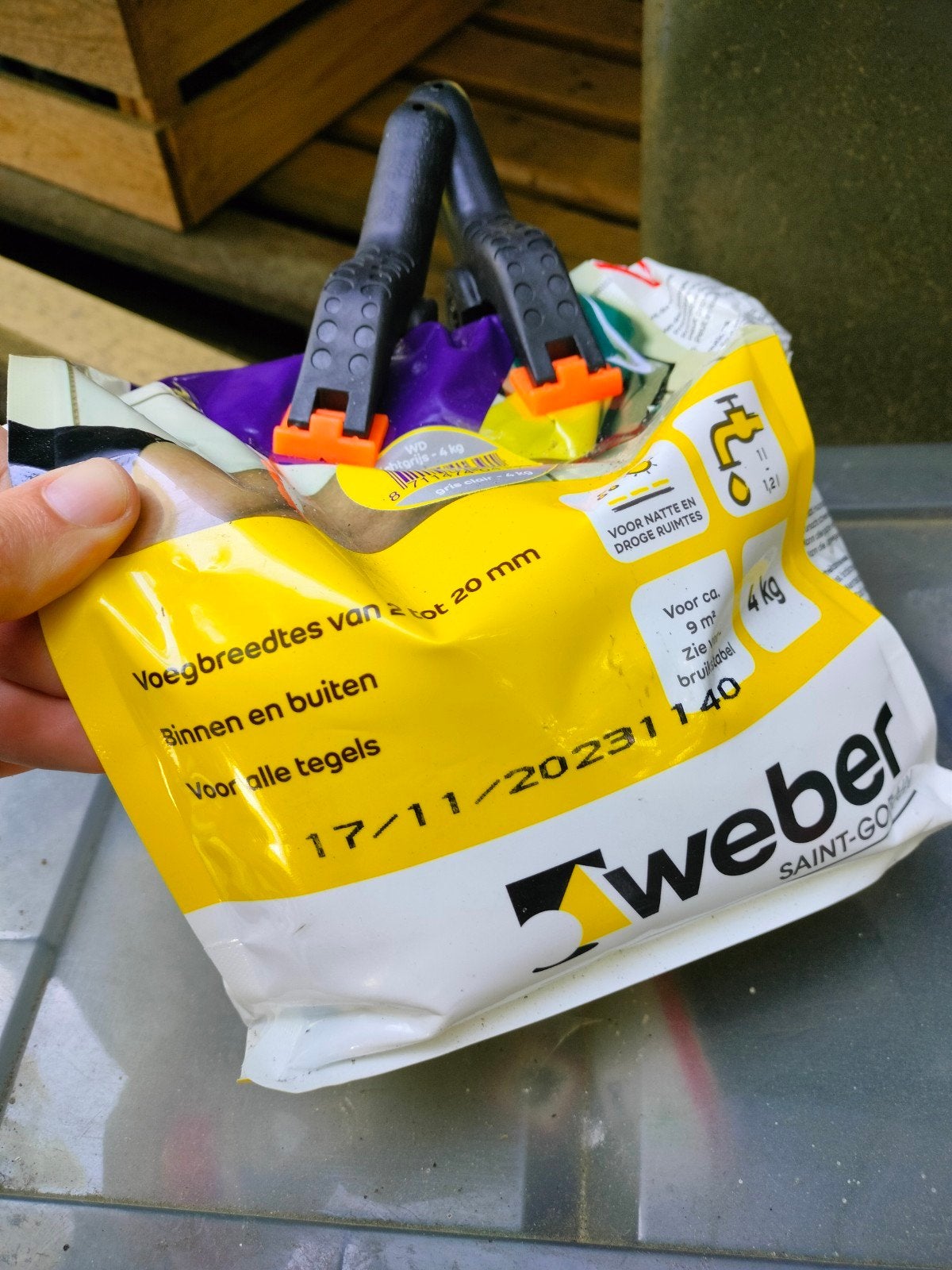 Tegelvoeg lichtgrijs halve zak voegsel gratis, Doe-het-zelf en Verbouw, Ophalen