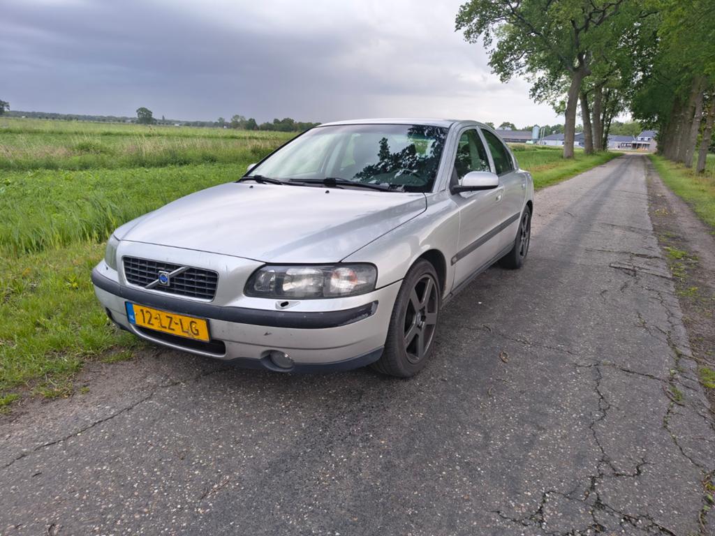 Volvo S60 2.4 140PK 2003 Grijs lpg, Auto's, Volvo, Voorwielaandrijving, S60, 75 €/maand, Particulier