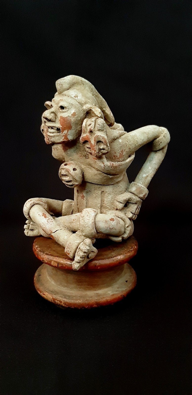 Oud Mexicaans beeldje van terracotta - Zittende figuur, Steen/keramiek, Mexico, Beige, Handgemaakt