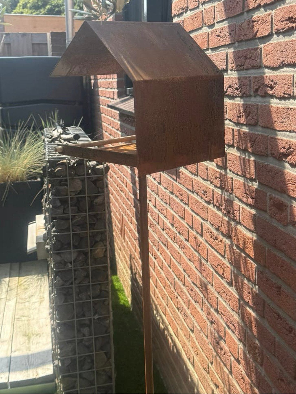 Cortenstaal vogel/voederhuisje, Ophalen, Zo goed als nieuw
