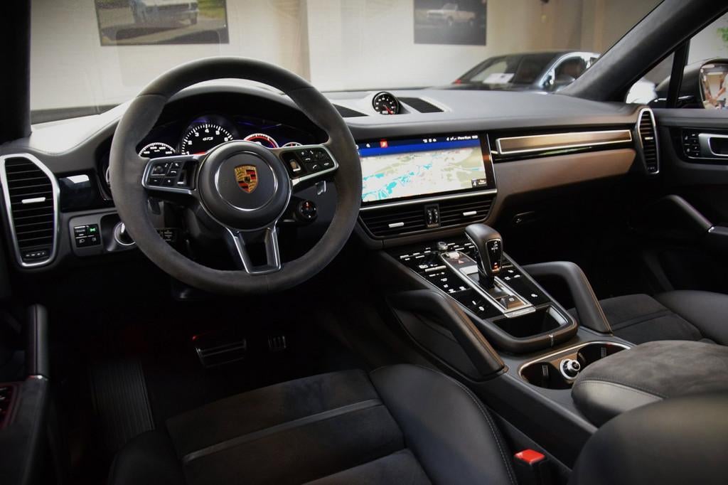 Porsche Cayenne Coupé 4.0 GTS V8 Panoramadak|Soft-Close|Hea, Automaat, Cayenne, 4 stoelen, Bedrijf