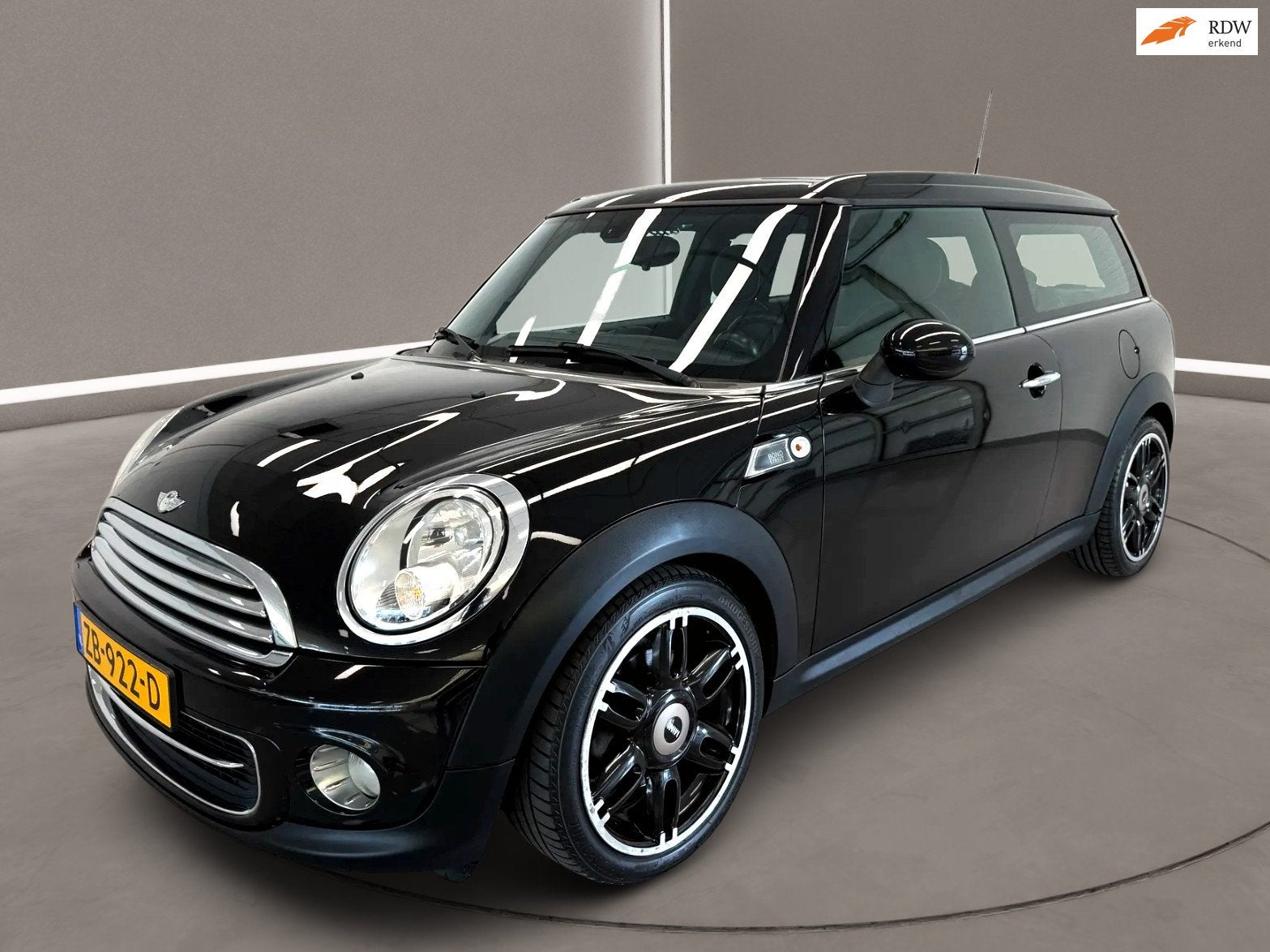 Mini Clubman 1.6 Cooper Chili 122 Pk Airco Navi Leder 127 dk, Voorwielaandrijving, Gebruikt, 4 stoelen, Leder