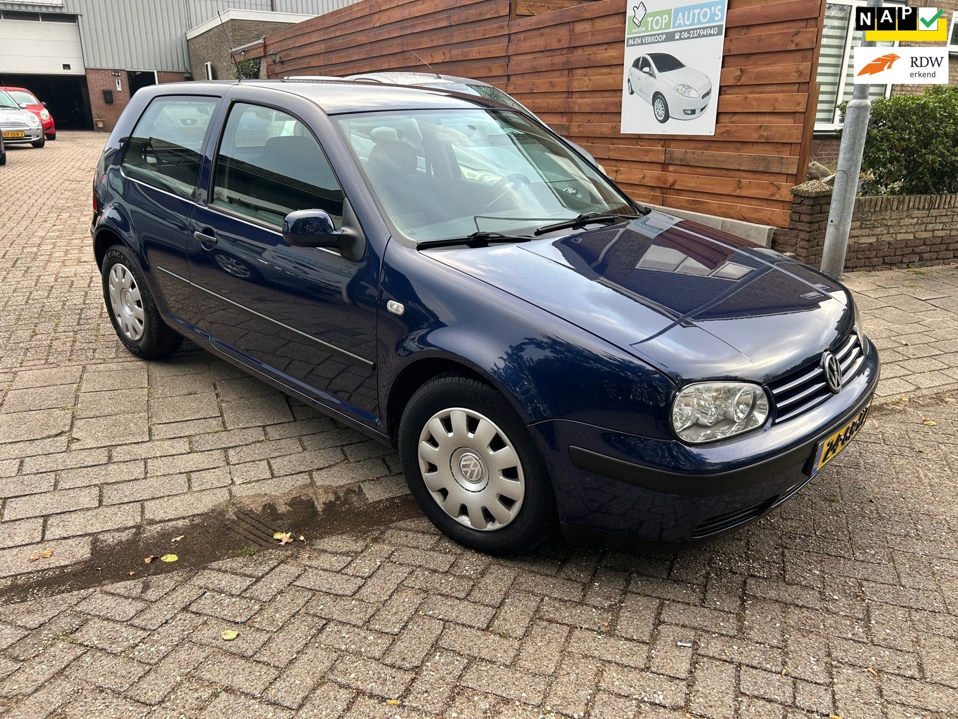 Volkswagen Golf 1.6-16V Trendiness zeer nette en nieuwe apk!, Auto's, Voorwielaandrijving, Dealer onderhouden, Gebruikt, 1064 kg