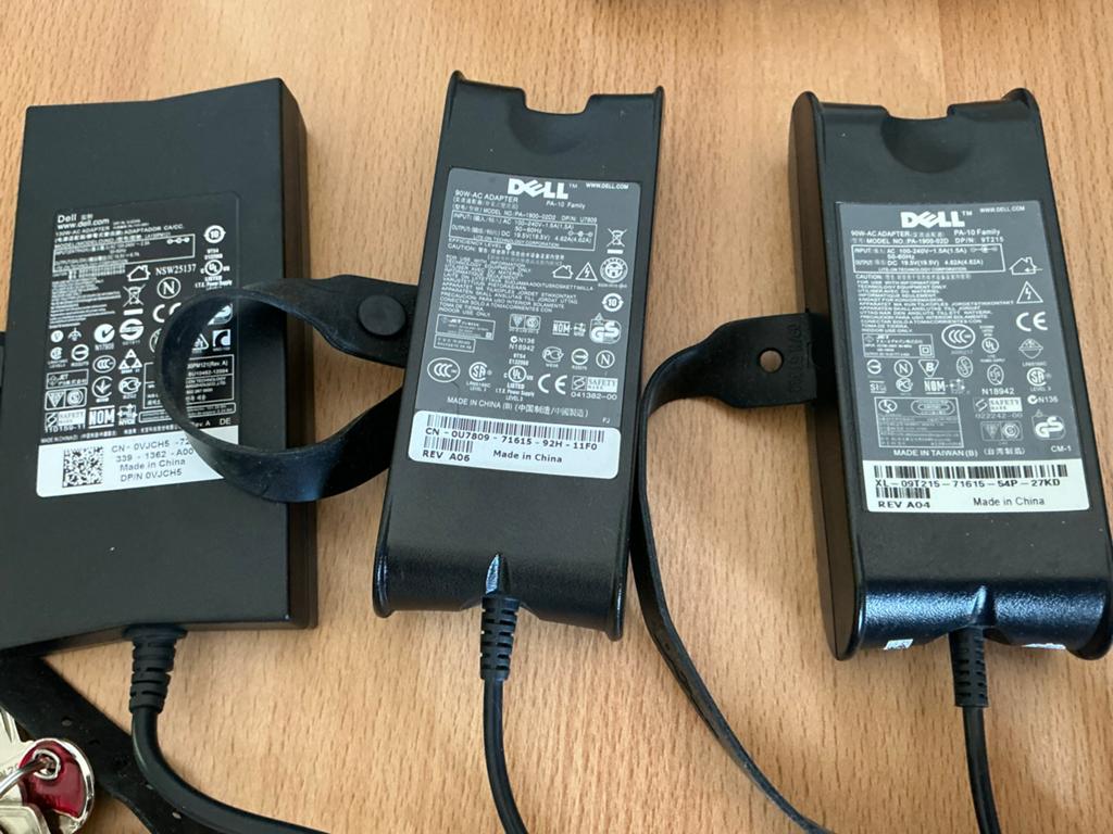 Dell laptop adapters, Computers en Software, Laptop-opladers, Ophalen of Verzenden, Gebruikt