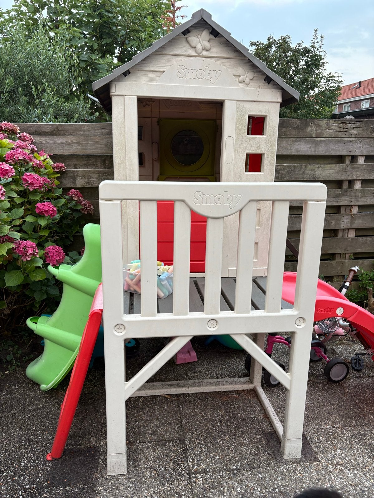 Smoby Speelhuisje met Glijbaan en Verhoging, Ophalen, Gebruikt, Glijbaan