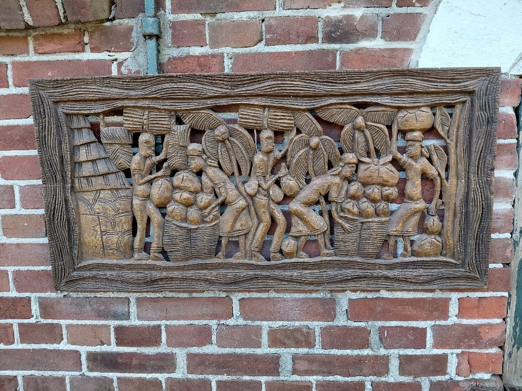 Etnografisch Afrikaans houten wandpaneel., Antiek en Kunst, Bruin, Afrika, 45 cm, Gesneden