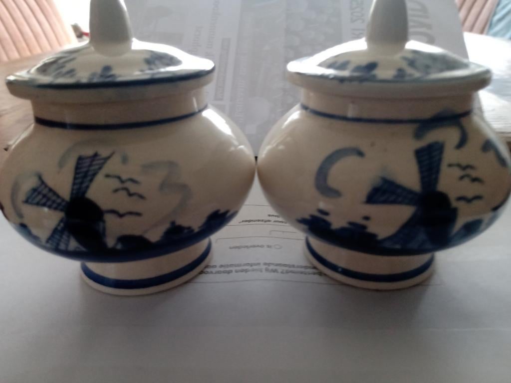 2 kleine potjes, Ophalen of Verzenden