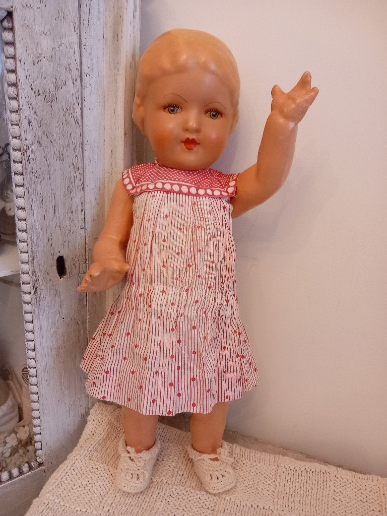 Antiek poppen jurkje met broekje en schoentjes., Verzamelen, Poppen, Ophalen of Verzenden, Zo goed als nieuw, Kleertjes
