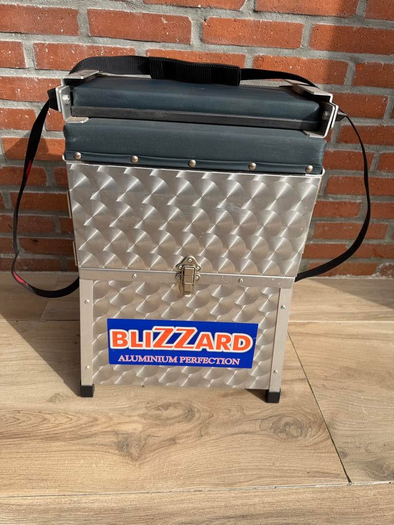 Viskoffer met rugleuning, Watersport en Boten, Hengelsport | Witvissen, Ophalen, Zo goed als nieuw, Overige typen