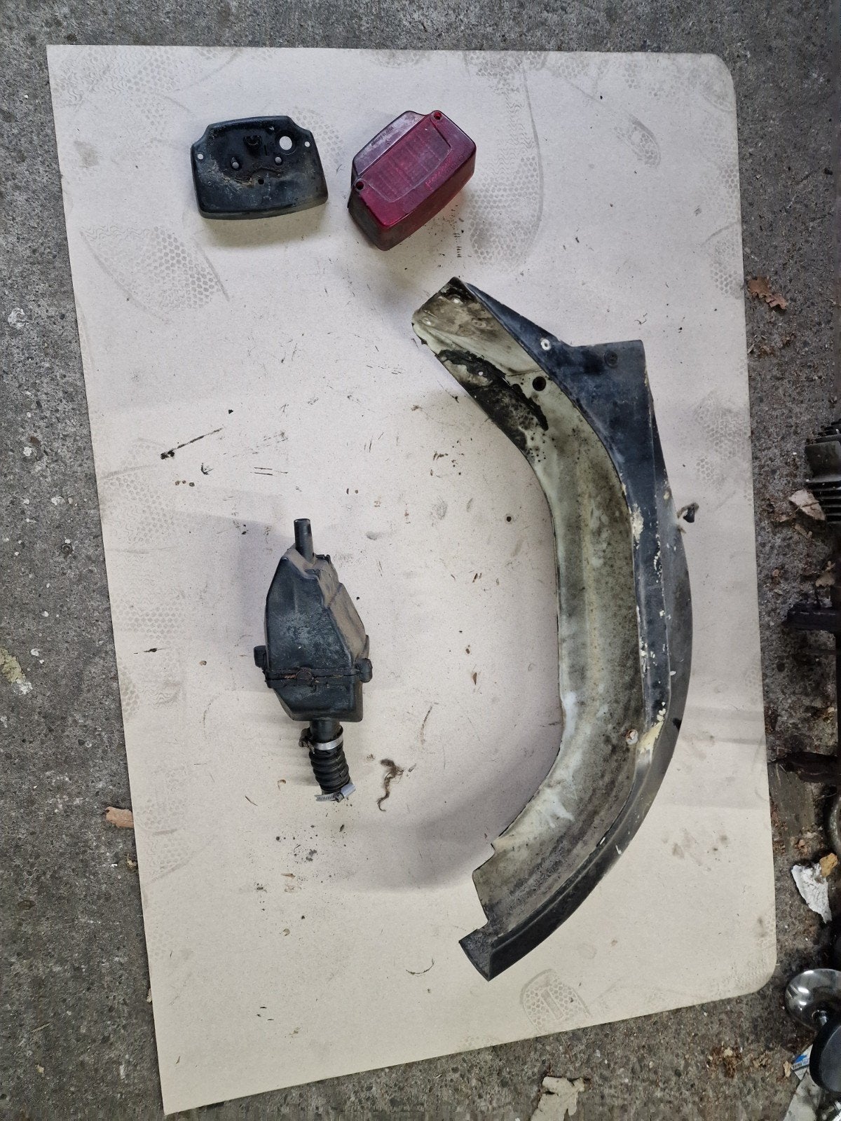 Zündapp 448 Hai, achterspatbord, luchtfilter en achterlicht., Fietsen en Brommers, Ophalen of Verzenden, Gebruikt, Overige typen