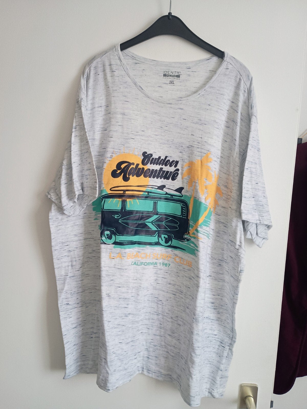 Identic More T-shirt 3XL met 'Outdoor Adventure' print, Overige maten, Ophalen of Verzenden, Identic More, Grijs