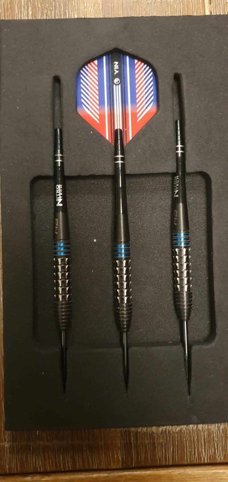 Red Dragon Vengeance Darts 24 gram - 90% Tungsten, Ophalen of Verzenden, Zo goed als nieuw, Pijlen
