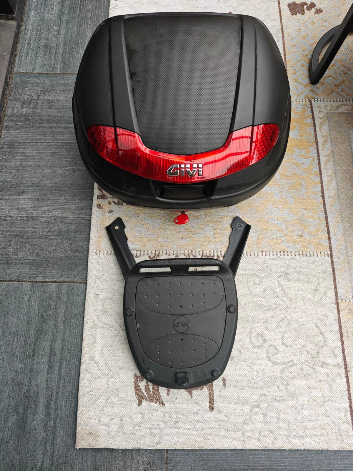 GIVI Topkoffer met Montageplaat - Zo goed als nieuw, Motoren, Ophalen of Verzenden, Zo goed als nieuw