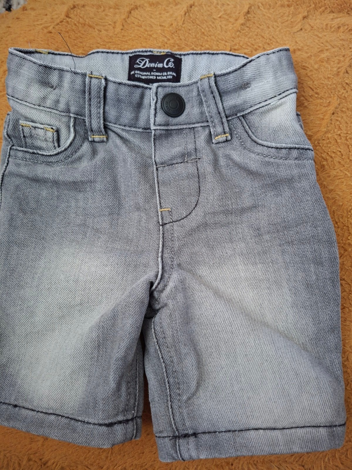 Grijze spijker korte broek Denim Co. maat 74, Broekje, Denim Co, Ophalen of Verzenden, Zo goed als nieuw