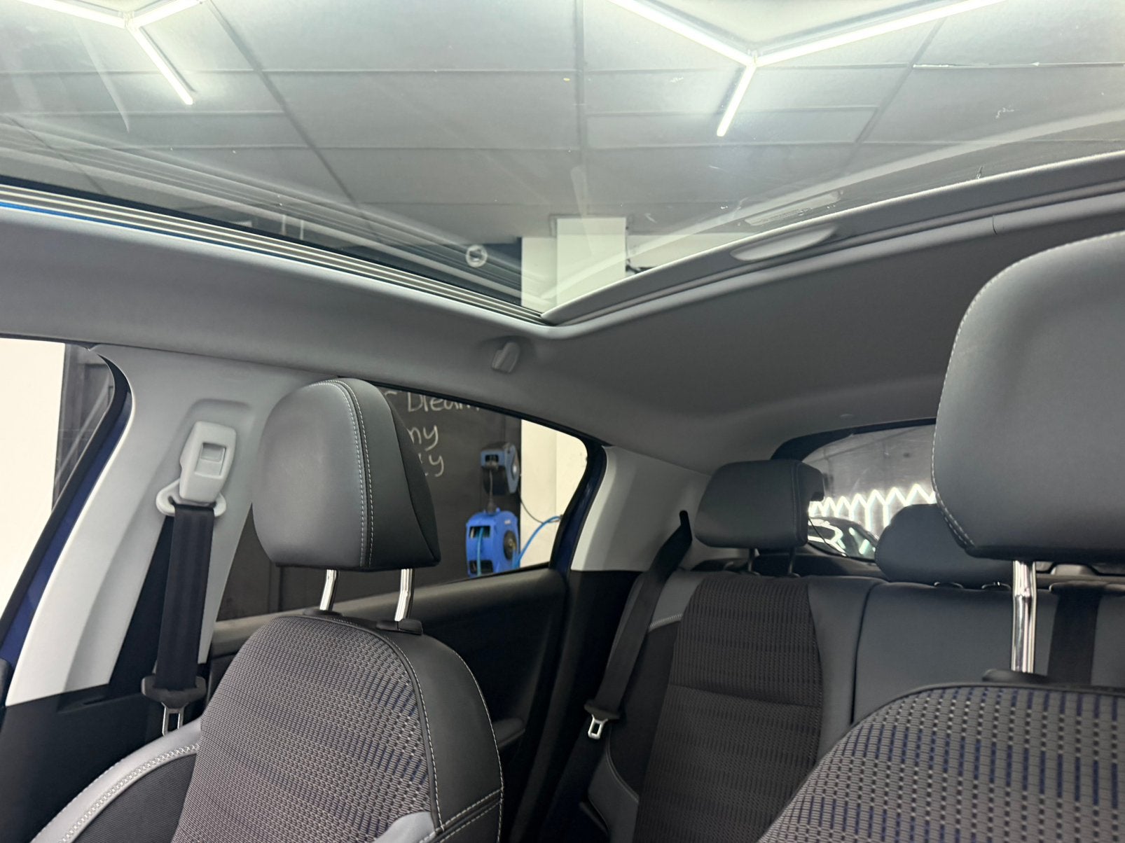 Foto 16 van Peugeot 208 1.2 VTI 81KW/110PK 5-D 2017 bezorgen mogelijk!!