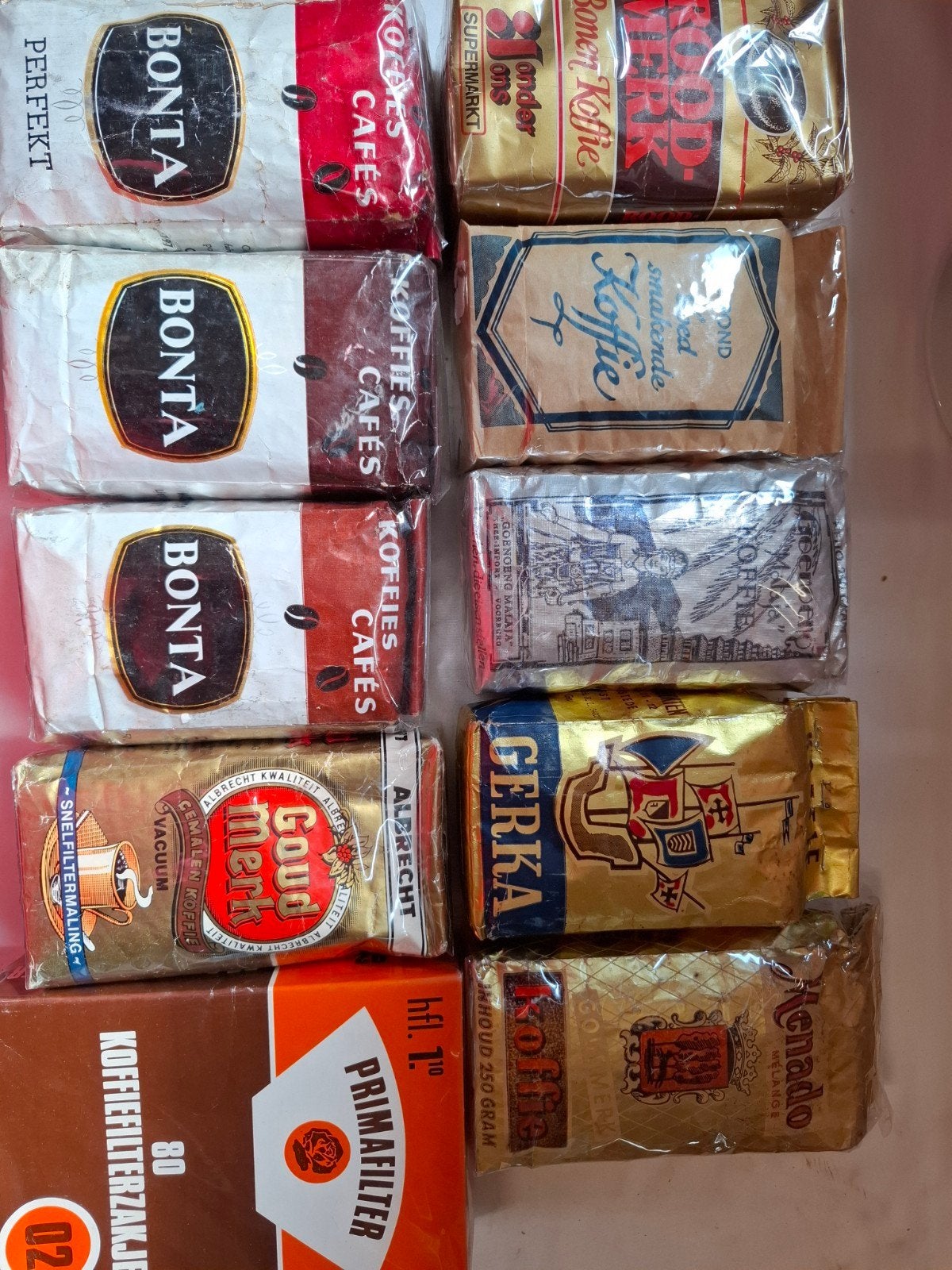 10 verschillende verpakkingen van koffie en filterzakjes, Ophalen of Verzenden, Zo goed als nieuw, Verpakking