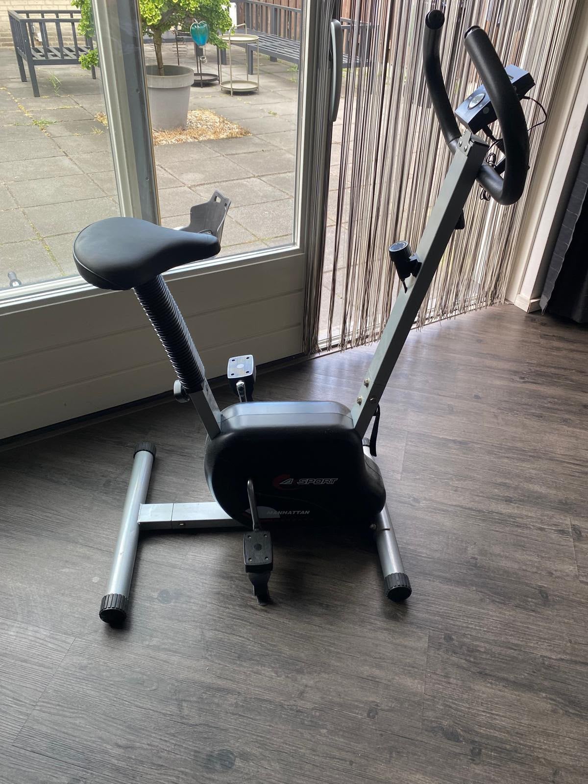 Home trainer, Ophalen, Kunststof, Gebruikt, Benen